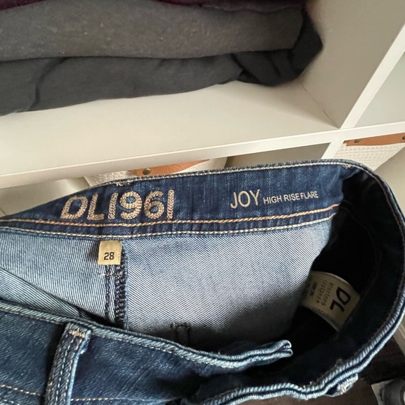 DL1961 Joy High Rise Flare Jeans Size 28 Like New - Picture 4 of 4